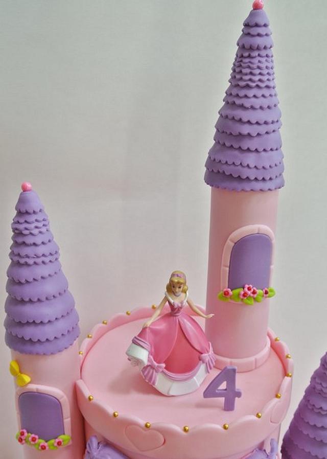 Pink Castle Cake Cake By Eunicecakedesigns Cakesdecor