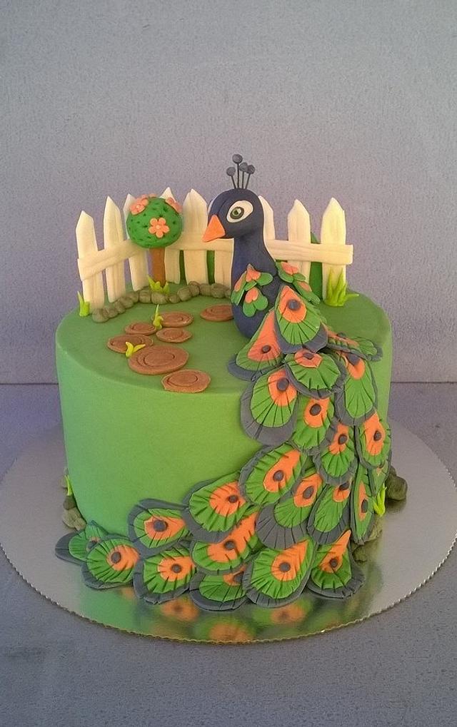 Bird Lovers - Decorated Cake by BULGARIcAkes - CakesDecor