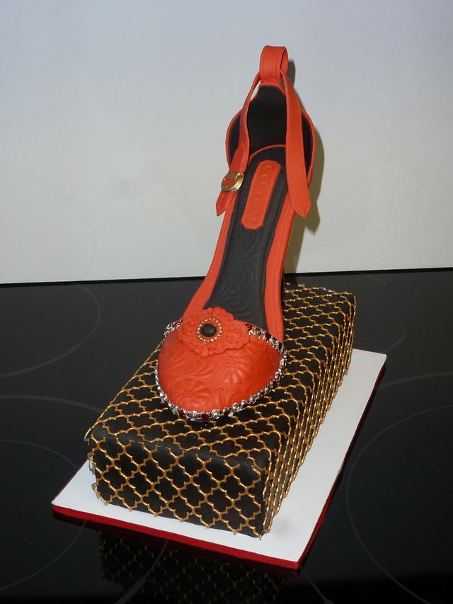 High heel sandal - Decorated Cake by Patricia M - CakesDecor
