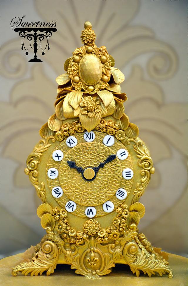 A Royal Vintage Clock Cake Decorated Cake by khushi CakesDecor