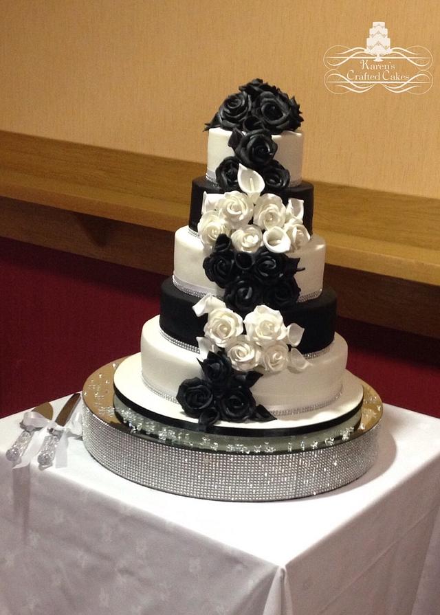 Black and white wedding cake - Decorated Cake by Karens - CakesDecor