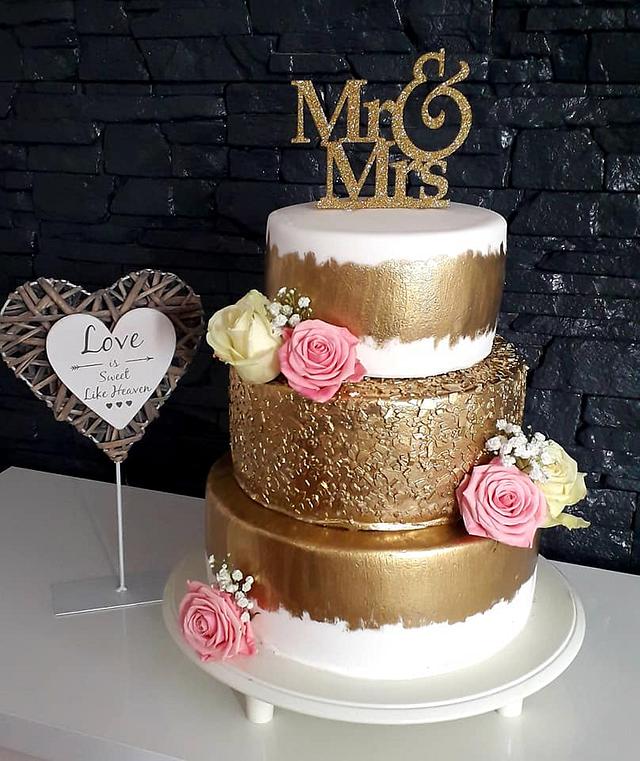 Gold Wedding Cake - Decorated Cake by SweetcakesTz - CakesDecor