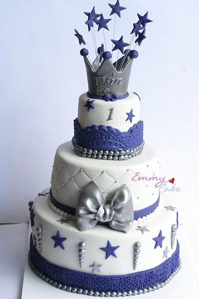 crown cake - cake by Emmy - CakesDecor