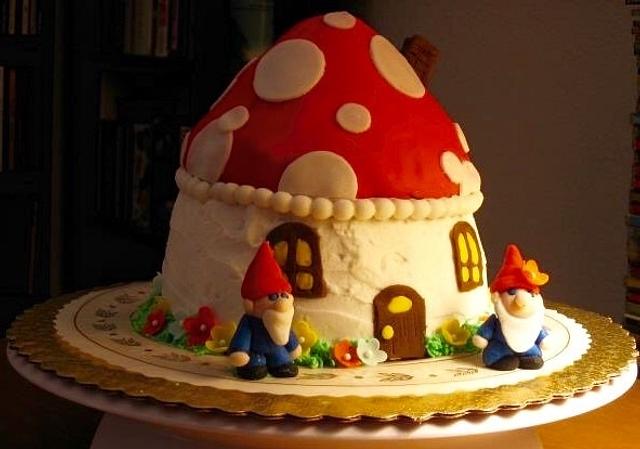 The Gnome Home - Decorated Cake by Debi Fitzgerald - CakesDecor