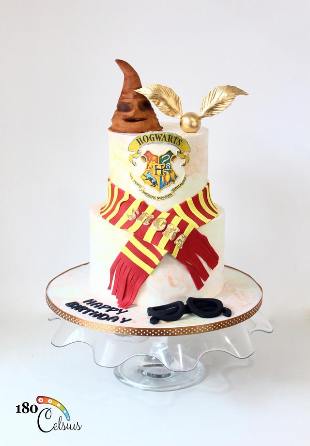 Harry Potter Birthday Cake - Decorated Cake by Joonie Tan - CakesDecor