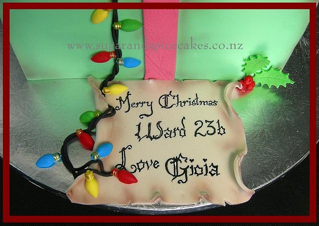 Gift Box Cake from Gioia for Starship