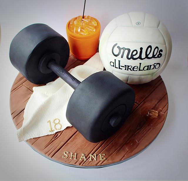 Gaelic football cake Decorated Cake by Elaine CakesDecor