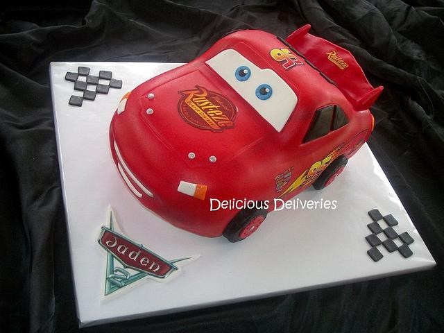 Lightning McQueen Cake - cake by DeliciousDeliveries - CakesDecor