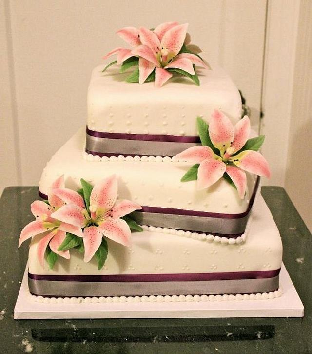 Lily Wedding Cake - Cake by Bakermama - CakesDecor