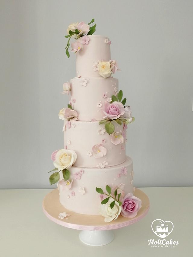 Romantic wedding cake - Decorated Cake by MOLI Cakes - CakesDecor