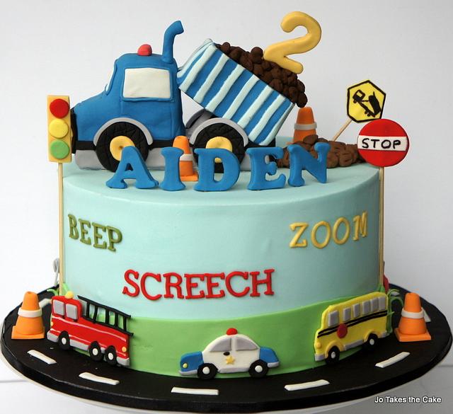 Vehicles cake - Decorated Cake by Jo Finlayson (Jo Takes - CakesDecor