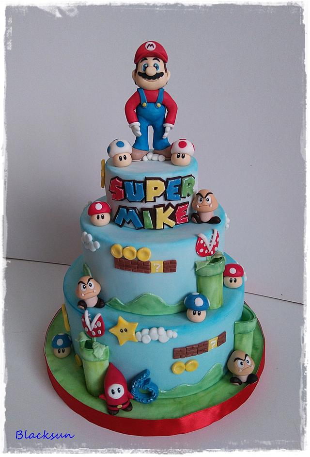 SuperMario - Decorated Cake by Zuzana Kmecova - CakesDecor