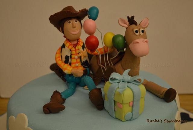 woody and bullseye cake