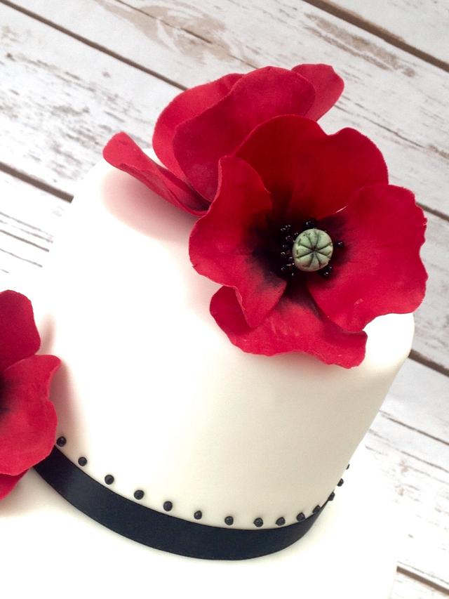 Poppies Decorated Cake By The Cake Bank Cakesdecor