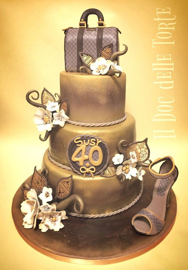 Fashion gold cake - Decorated Cake by Davide Minetti - CakesDecor