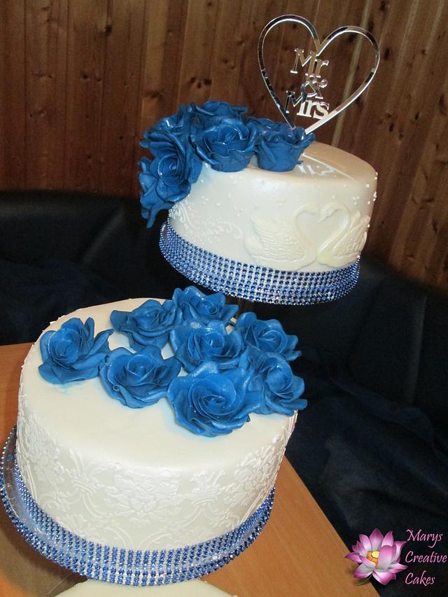 Blue white Wedding Cake - Cake by Mary Yogeswaran - CakesDecor