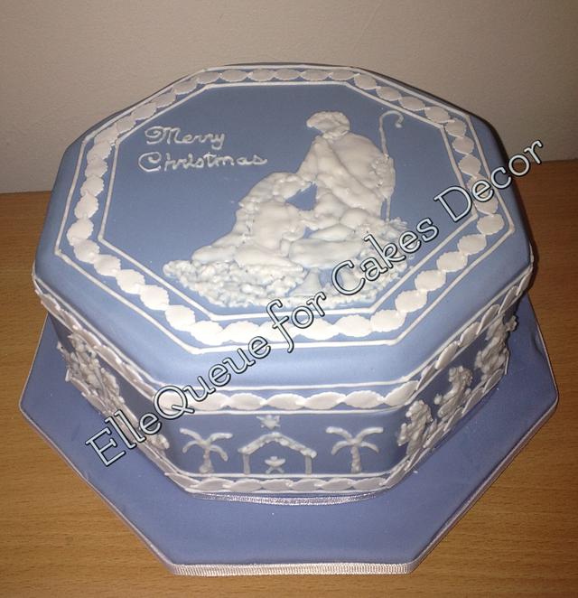 Wedgwood Christmas Decorated Cake by ElleQueue CakesDecor