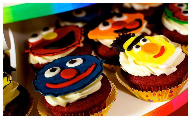 Sesame Street 1st birthday cupcake tower