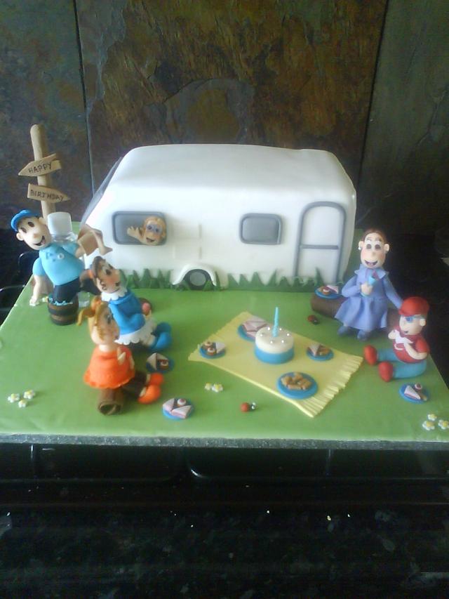 Caravan cake - Decorated Cake by Caked - CakesDecor