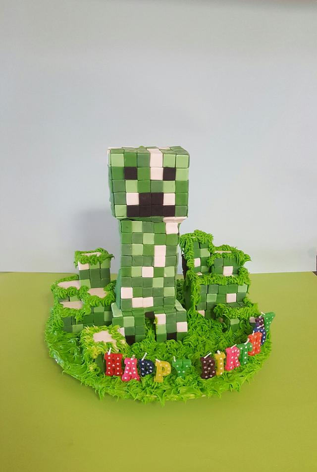 Minecraft Cake Decorated Cake By The Custom Piece Of CakesDecor   Uf2cpuwuoiekxysjdm4d 