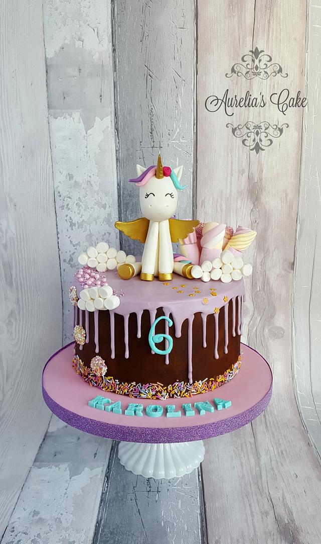 Cute unicorn cake
