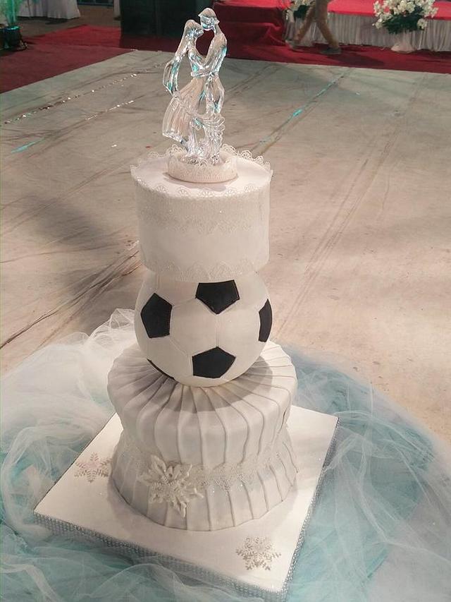 Soccer Ball Groom's Cake | A groom's wedding cake for a socc… | Flickr