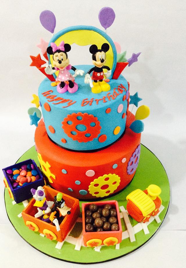 Mickey And Minnie Mouse Cake Cake By Signature Cake By Cakesdecor