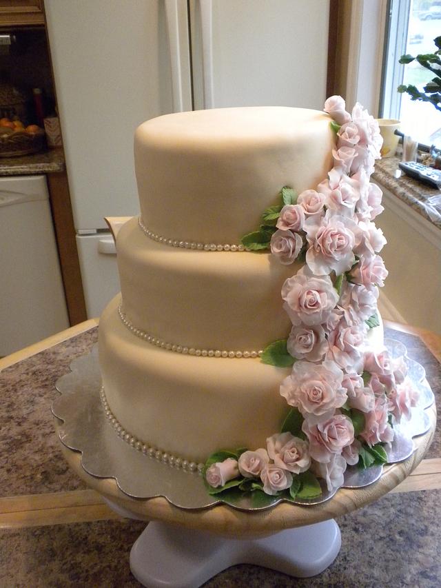 Roses & Pearls Wedding Cake - Cake by CakeJeannie - CakesDecor