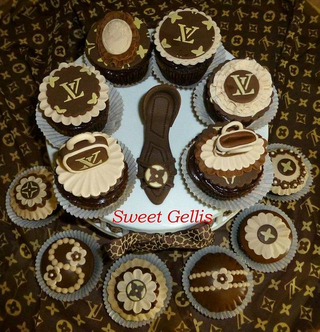 Lv Vintage Cupcakes Cake By Angie Taylor Cakesdecor