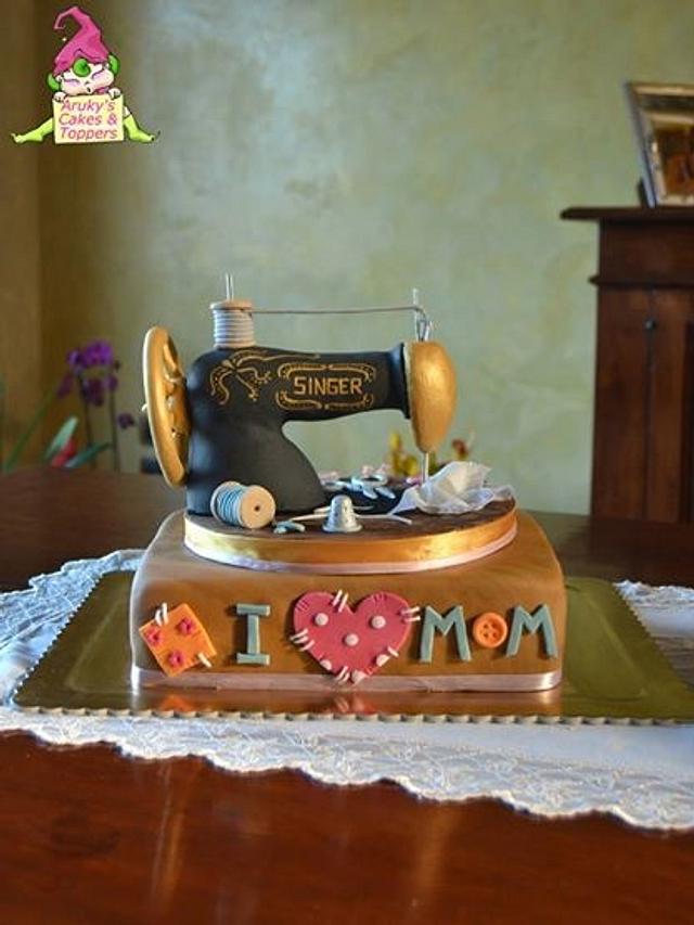 Sewing Machine - Decorated Cake By Aruky's Cakes & - Cakesdecor