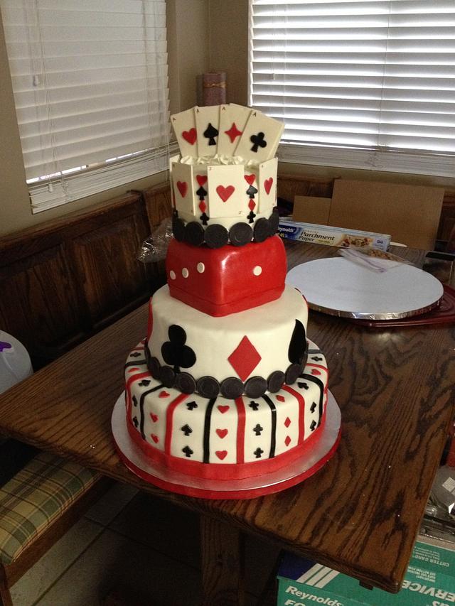 Layer cake thème Poker | Vegas birthday cake, Casino birthday party, Casino  theme party decorations