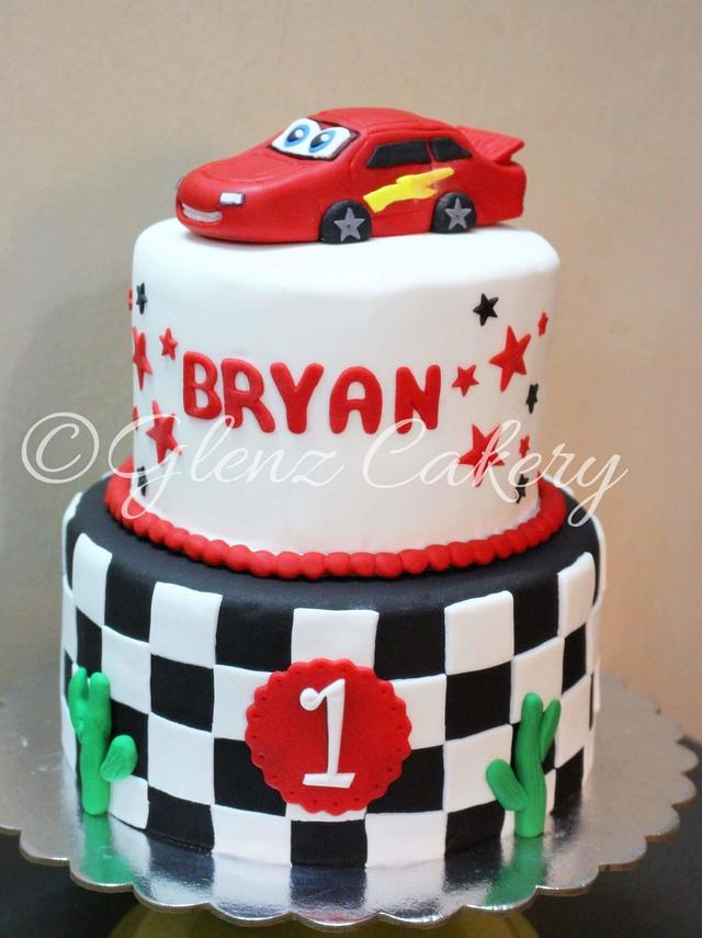 McQueen Cake - Decorated Cake by Glenyfer Wilson - CakesDecor