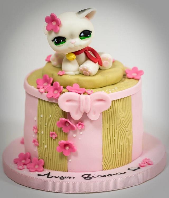 Little kitty - Decorated Cake by i dolcetti di Kerù - CakesDecor