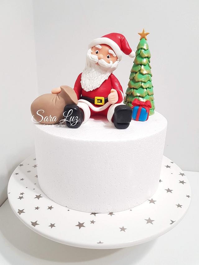 Santa Cake Topper - Cake by Sara Luz - CakesDecor