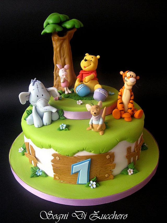 Winnie and friend! - Decorated Cake by Maria Letizia - CakesDecor