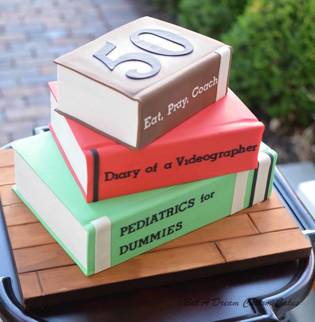 Stack of books cake - Decorated Cake by Elisabeth - CakesDecor