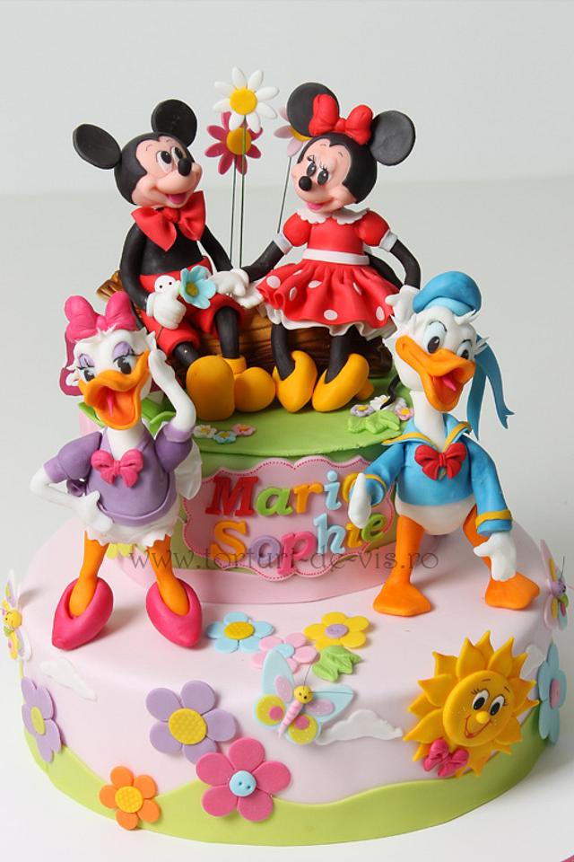 Mickey and his friends - Decorated Cake by Viorica Dinu - CakesDecor