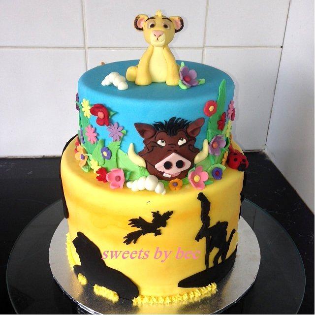 Lion King cake - Decorated Cake by Bec - CakesDecor