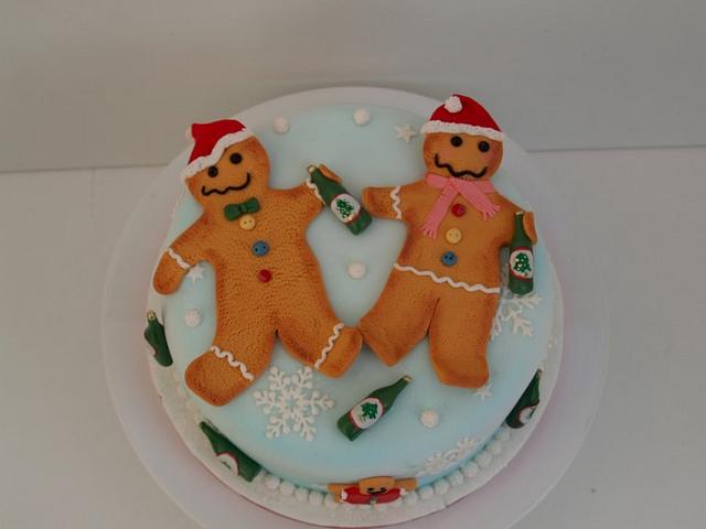 Merry gingerbread men cake 