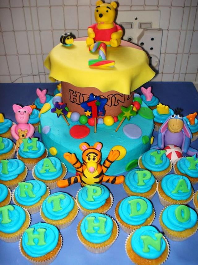 Birthday Cake - Winnie the Pooh Theme