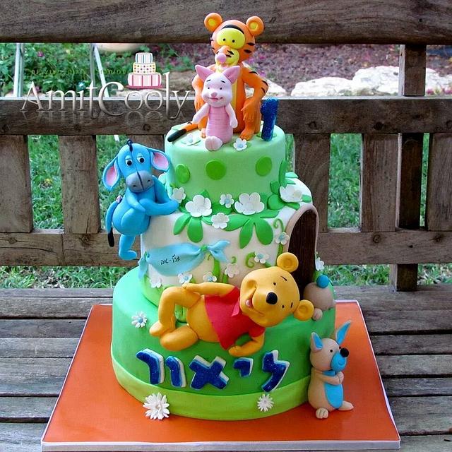 Winnie the Pooh and his friends - Decorated Cake by Nili - CakesDecor