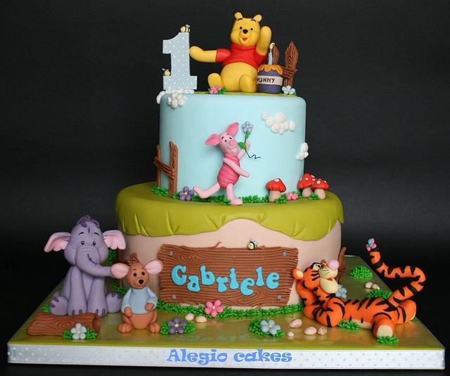 Winnie Pooh and friends - Decorated Cake by Alessandra - CakesDecor