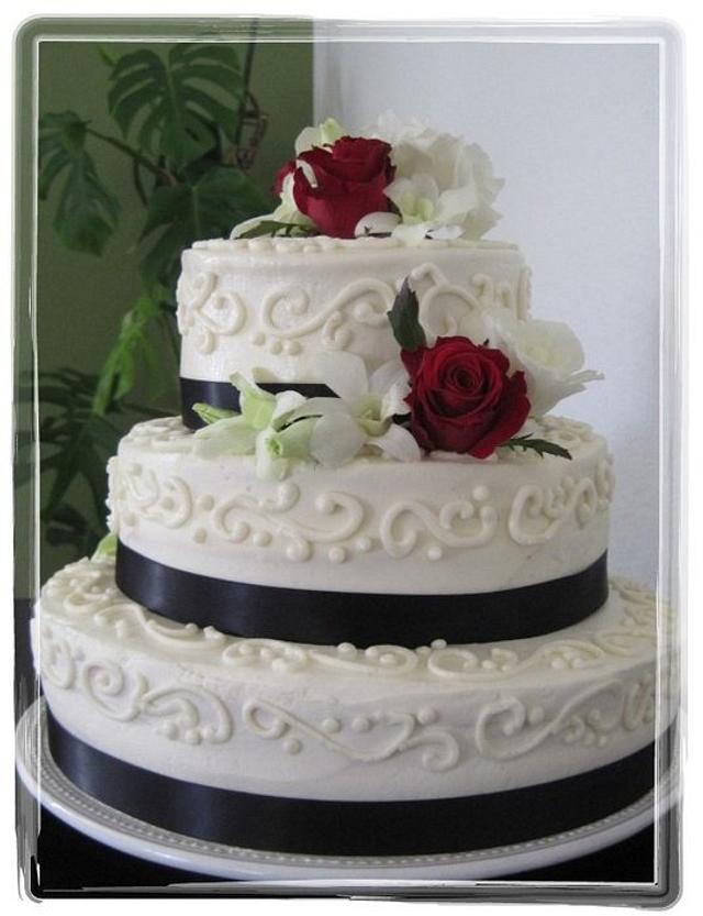 Black, White & Red Wedding cake