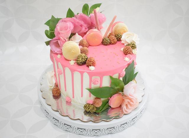 pink cake - Decorated Cake by Tonicakes - CakesDecor