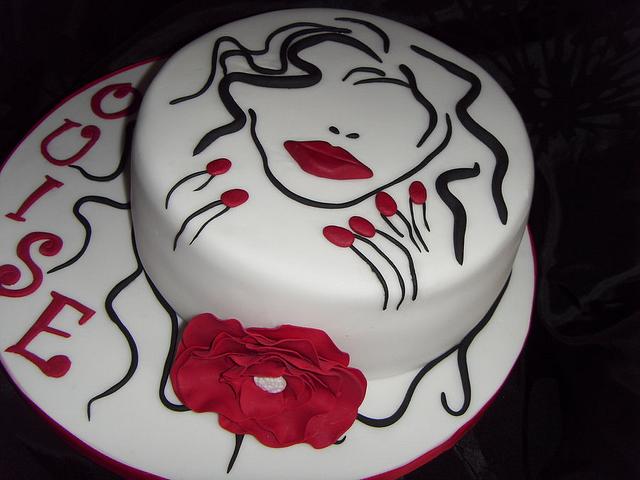 Art Deco - Decorated Cake by Christine - CakesDecor