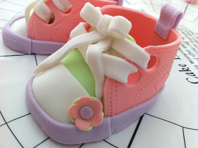 gumpaste converse
