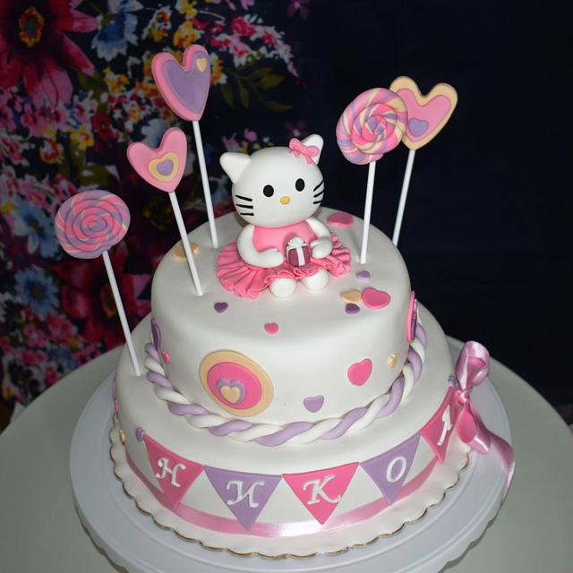 Hello Kitty - Decorated Cake by magnolia13fr - CakesDecor