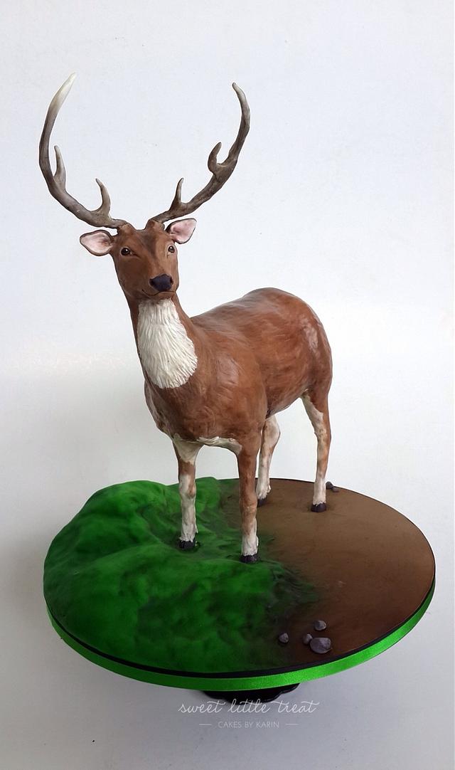 A realistic deer cake