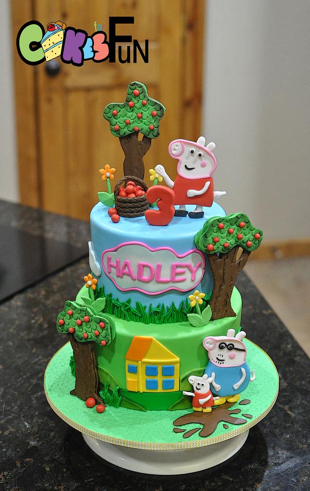 Peppa Pig Birthday Cake - Decorated Cake by Cakes For Fun - CakesDecor