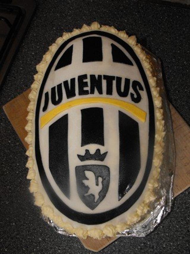 Juventus Cake Decorated Cake By Nagy Kriszta Cakesdecor